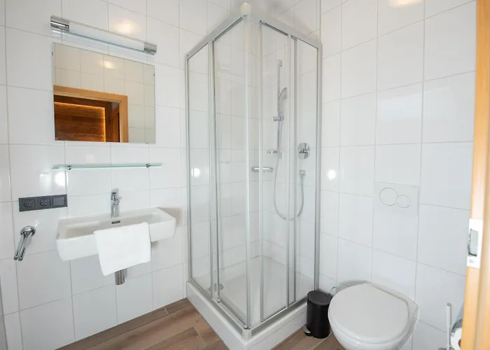 Arena Juwel 104 3 كريمل